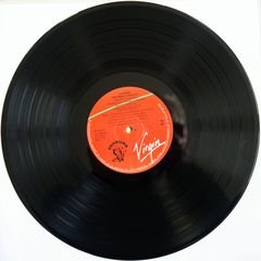 GENESIS - INVISIBLE TOUCH-thumb-5
