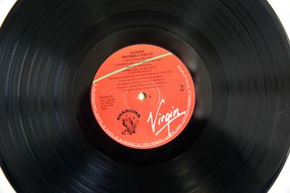 GENESIS - INVISIBLE TOUCH-thumb-7
