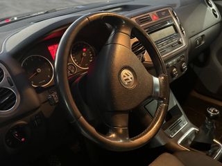 Volkswagen Tiguan 2009-thumb-10