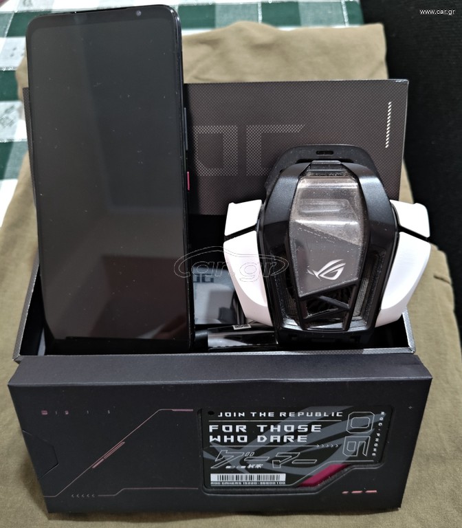 Asus ROG phone 6 + Aeroactive couler 6