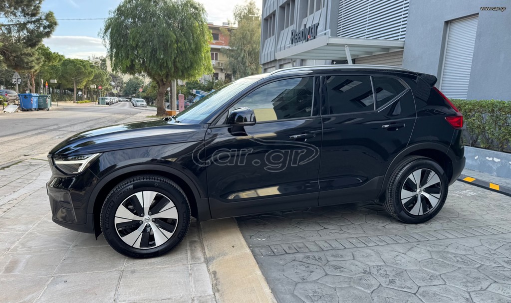 Volvo XC40 2023 B3 MOMENTUM GEARTRONIC