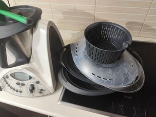 Thermomix TM31 , ισχύος 500 W, 100 έως 10.200 στροφές ανά λεπτό, σε άριστη κατάσταση-thumb-1