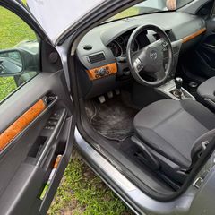 Opel Astra 2006-thumb-5