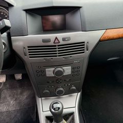 Opel Astra 2006-thumb-9