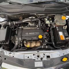 Opel Astra 2006-thumb-12