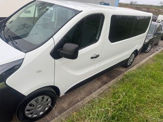 Opel Vivaro 2017-thumb-4