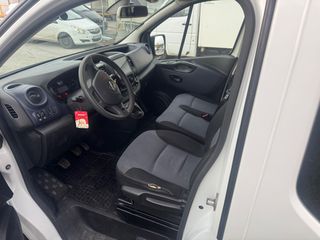 Opel Vivaro 2017-thumb-6