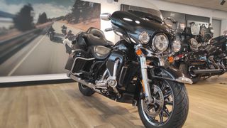 Harley Davidson Street Glide Ultra 2020-thumb-4