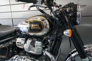 Royal Enfield Classic 650 2025 BLACK-thumb-19