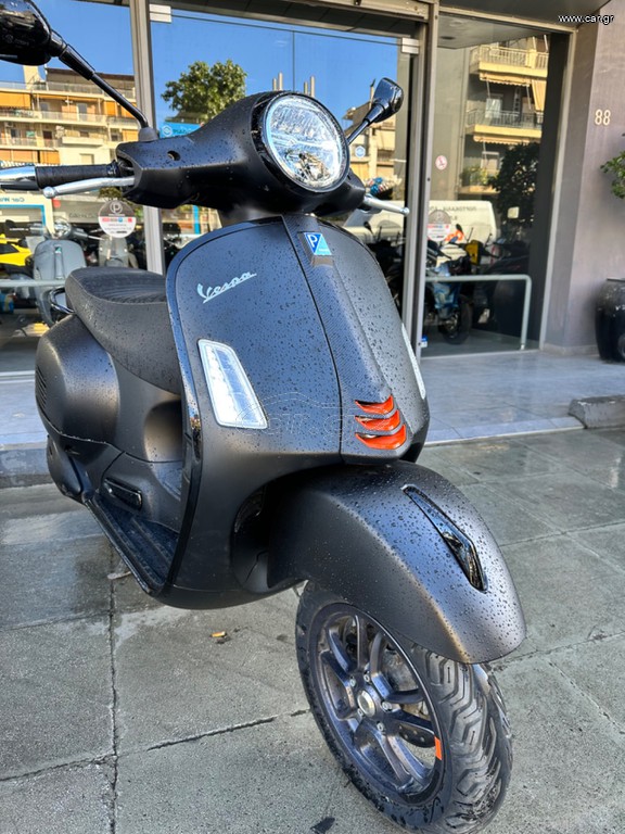Vespa GTS Super Sport 300 2024