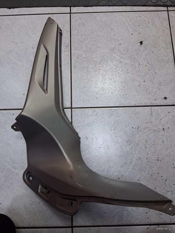 Piaggio beverly 350 καπάκι κονσόλας αριστερό