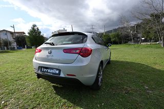 Alfa Romeo Giulietta 2015-thumb-5