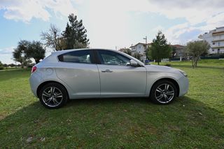 Alfa Romeo Giulietta 2015-thumb-6