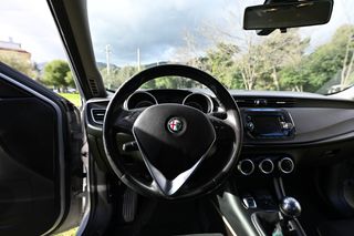 Alfa Romeo Giulietta 2015-thumb-11