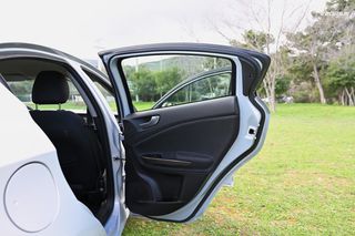Alfa Romeo Giulietta 2015-thumb-17