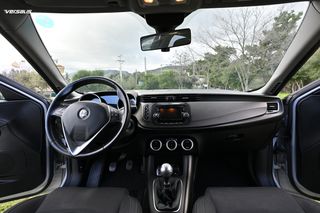 Alfa Romeo Giulietta 2015-thumb-20