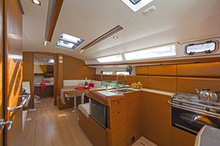 Jeanneau 2018 Sun Odyssey 419-thumb-6