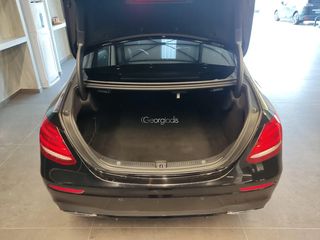 Mercedes-Benz E 220 2016 SALOON-thumb-15