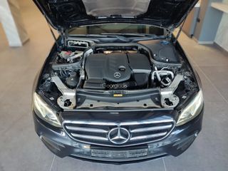 Mercedes-Benz E 220 2016 SALOON-thumb-11