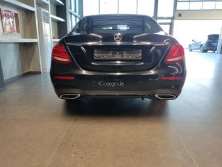 Mercedes-Benz E 220 2016 SALOON-thumb-16
