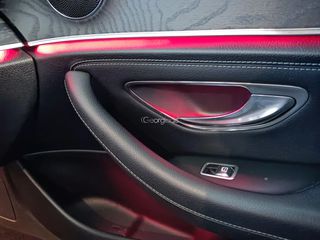 Mercedes-Benz E 220 2016 SALOON-thumb-12