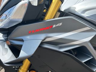 Aprilia Tuono 2025 V4-thumb-2