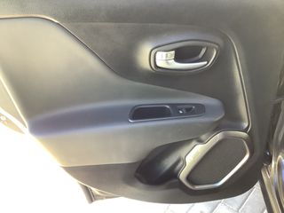 Jeep Renegade 2018-thumb-11