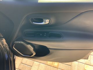 Jeep Renegade 2018-thumb-17