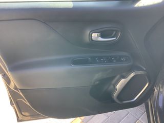 Jeep Renegade 2018-thumb-19