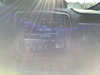 Jeep Renegade 2018-thumb-22
