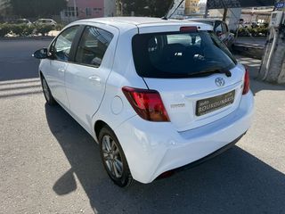 Toyota Yaris 2017-thumb-1