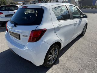 Toyota Yaris 2017-thumb-7