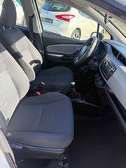 Toyota Yaris 2017-thumb-11