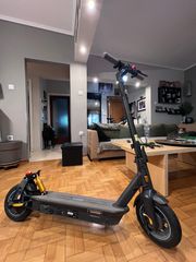 Ηλεκτρικά Πατίνια Segway 2022 Ninebot  KickScooter max 350W 10 ιντσες