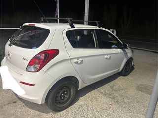 Hyundai i 20 2012-thumb-2