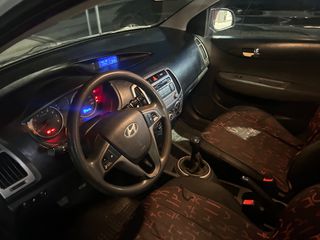 Hyundai i 20 2012-thumb-5