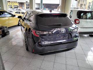 Toyota Corolla 2023 1.8 HYBRIT-thumb-1