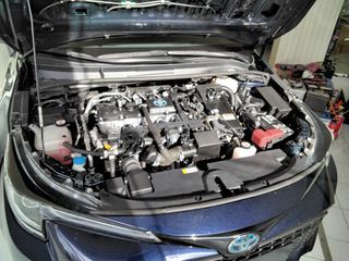 Toyota Corolla 2023 1.8 HYBRIT-thumb-3