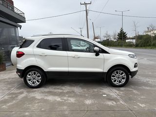Ford EcoSport 2015 Titanium-thumb-3