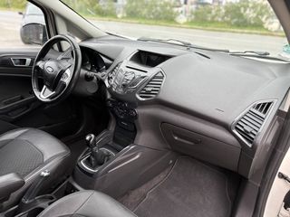 Ford EcoSport 2015 Titanium-thumb-14