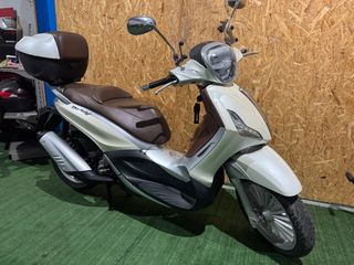 Piaggio Beverly 300i 2011-thumb-8