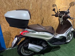 Piaggio Beverly 300i 2011-thumb-9