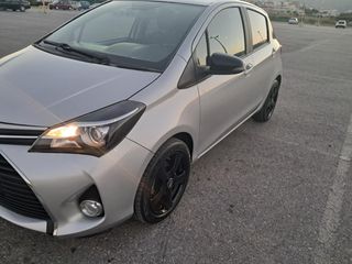 Toyota Yaris 2017 1.3 VVTI-thumb-4