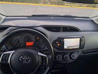 Toyota Yaris 2017 1.3 VVTI-thumb-8