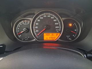 Toyota Yaris 2017 1.3 VVTI-thumb-9