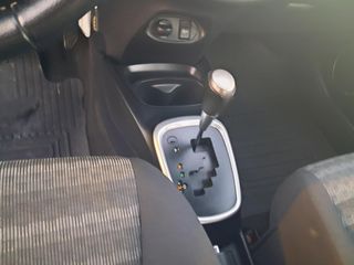Toyota Yaris 2017 1.3 VVTI-thumb-12