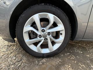 Opel Corsa 2015-thumb-11