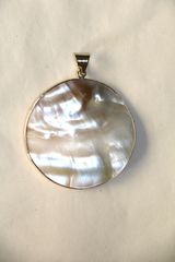Σπάνιο κοχύλι, mother of pearl μοναδικό μενταγιόν δεμένο με Ασήμι 925 Nature Ocean Pearl code SBTS038A