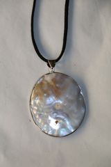 Σπάνιο κοχύλι, mother of pearl μοναδικό μενταγιόν δεμένο με Ασήμι 925 Nature Ocean Pearl code SBTS038C