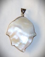 Σπάνιο κοχύλι, mother of pearl μοναδικό μενταγιόν δεμένο με Ασήμι 925 Nature Ocean Pearl code SBTS038F
